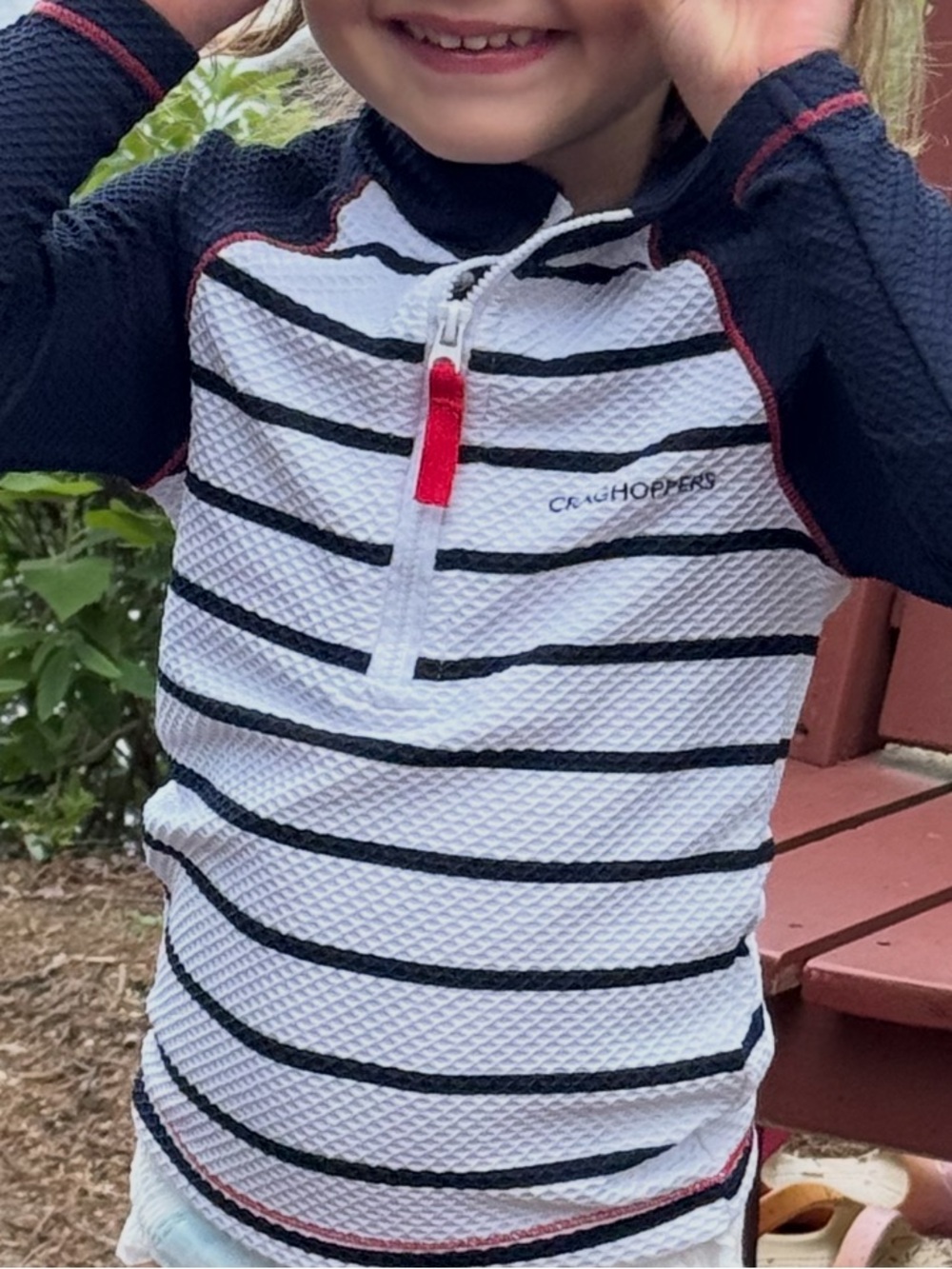 Craghoppers Kids White & Navy Striped Swim Rashguard with Red Zip Pull size 3-4
